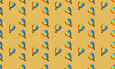 Farklı aksesuarlara sahip renkli arkaplan