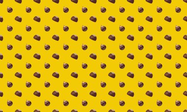 Farklı aksesuarlara sahip renkli arkaplan