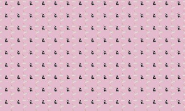 Farklı aksesuarlara sahip renkli arkaplan