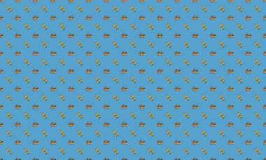 Farklı aksesuarlara sahip renkli arkaplan