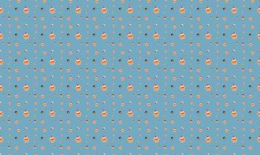 Farklı aksesuarlara sahip renkli arkaplan