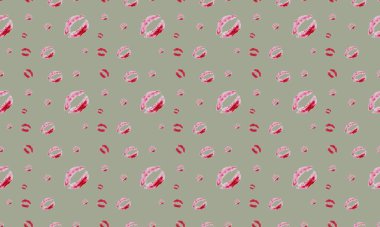 Farklı aksesuarlara sahip renkli arkaplan