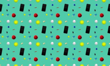 Farklı aksesuarlara sahip renkli arkaplan