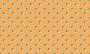 Farklı aksesuarlara sahip renkli arkaplan