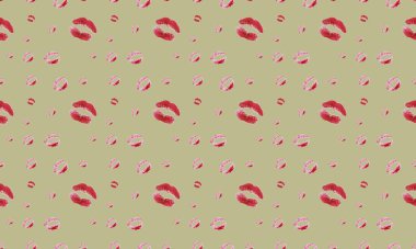 Farklı aksesuarlara sahip renkli arkaplan