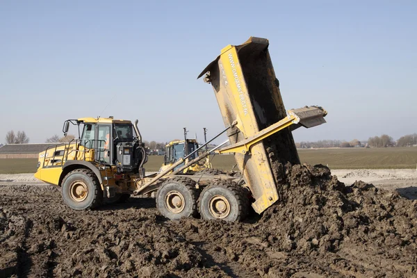 Big yellow dumper truck — Stock Photo, Image