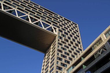 Bu bina, Pontsteiger, 2018 yılında açıldı ve 92 metre yüksekliğiyle Amsterdam 'da çarpıcı bir binadır..