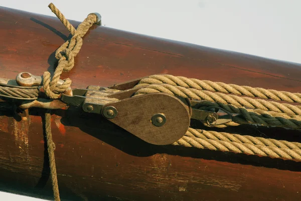 Remskiva för en segelbåt — Stockfoto