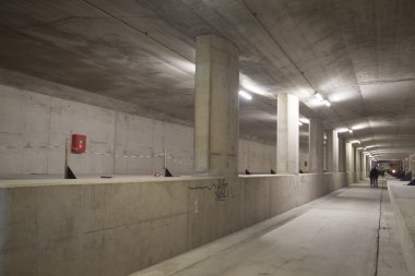 Binanın beton içinde.