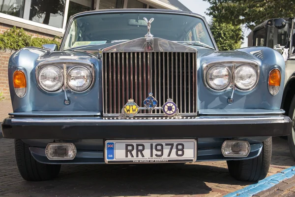 Esta marca de coches es para gente rica — Foto de Stock