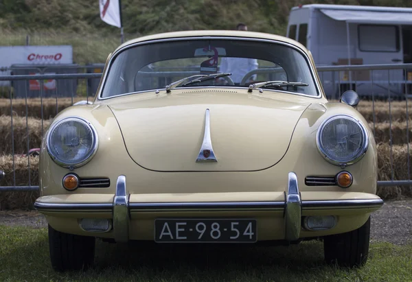 Altes deutsches Auto — Stockfoto