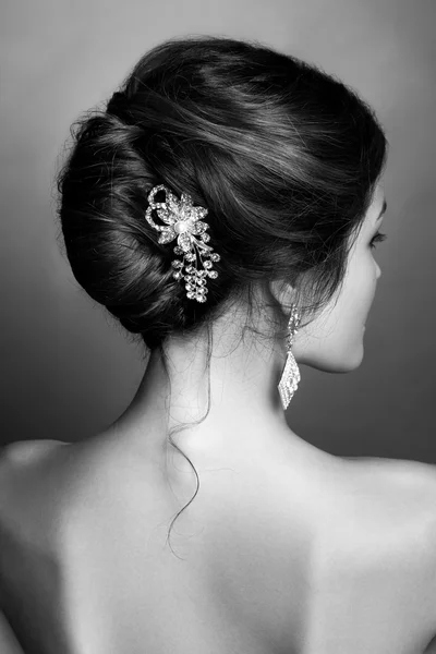 Beauty wedding hairstyle. Bride — Stock Photo, Image