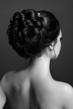 Güzellik düğün saç modeli. Gelin