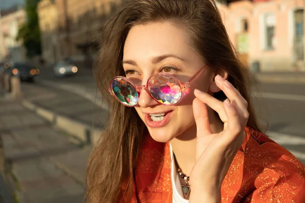 Retrato Verano Una Chica Gafas Moda Interesantes — Foto de Stock