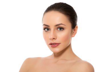 Güzel genç kadın temiz taze cilt ile u kapatın