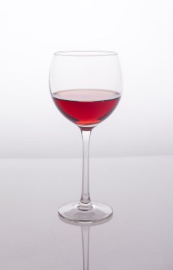 kırmızı şarap kadehi