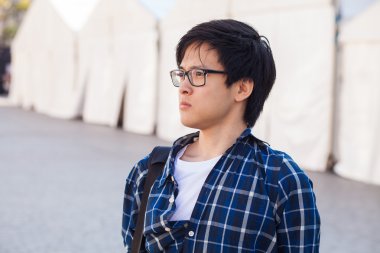 Adam gözlük stand Street