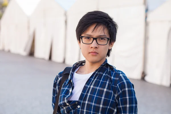 Man in glasses stand at street — Stock Photo, Image