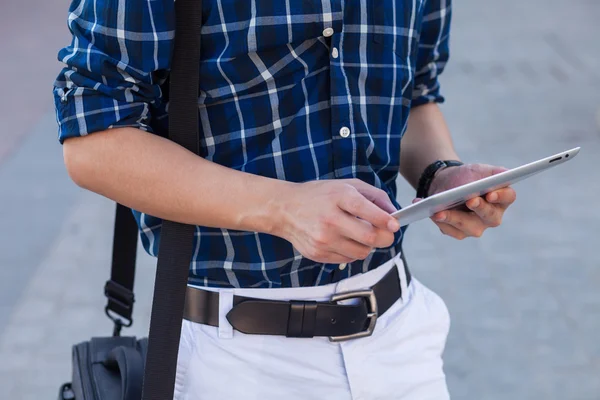 Male hand touching digital tablet pc. — Stock Photo, Image