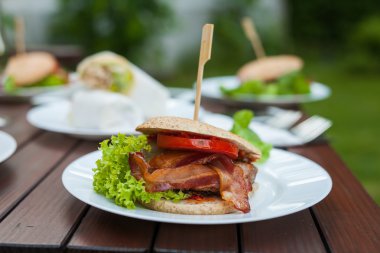 lezzetli bak hamburger.