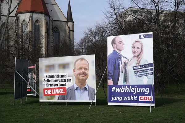 Кампанії плакатами в Magdeburg — стокове фото
