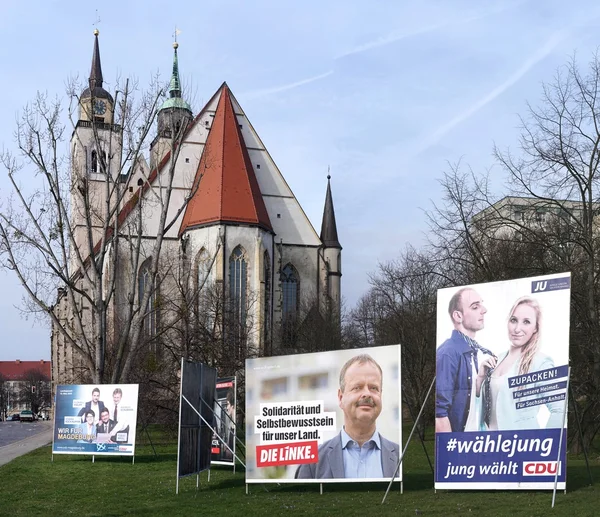 Кампанії плакатами в Magdeburg — стокове фото