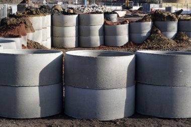 yapı malzemesi inşaat sitesinde