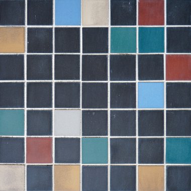 Bir cephe üzerinde mozaik karolar