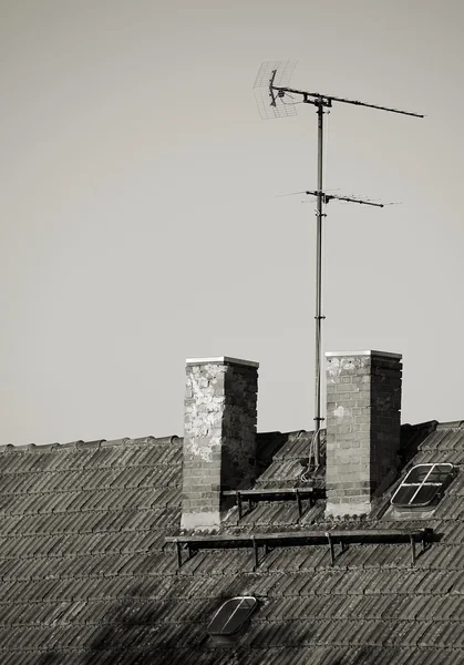 Antenne auf dem Dach — Stockfoto