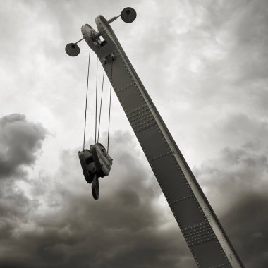  Magdeburg Limanı 'nda vinç kancalı tarihi vinç                              