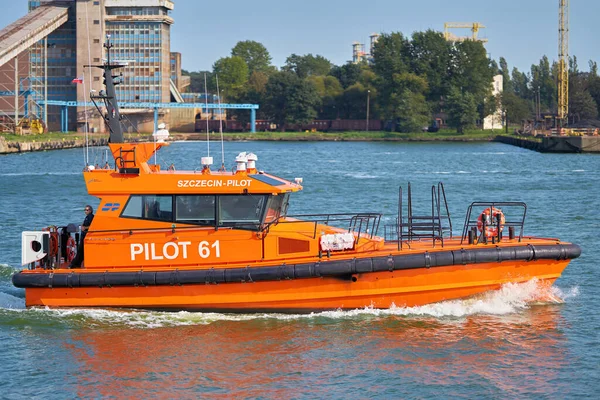 Swinoujscie Polonia Septiembre 2020 Embarcación Piloto Que Entra Puerto Swinoujscie —  Fotos de Stock