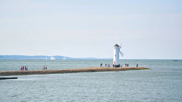 Swinoujscie Poland September 2020 Tourrists Mill Beacon Landmark City Swinoujscie — стоковое фото