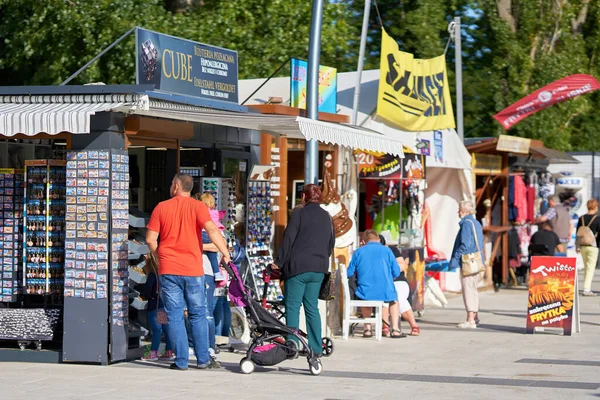 Swinoujscie Poland September 2020 Souvenir Stalls Tourists Promenade Swinoujscie Polish — Stock Photo, Image