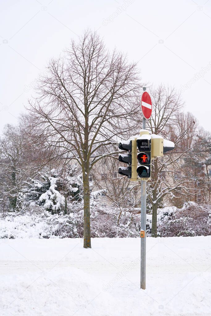  Traffic lights at an intersection in Magdeburg in Germany in winter                              