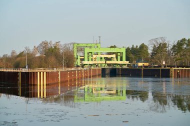  Tarihsel gemi, Rothensee 'yi 1938 yılında Magdeburg şehrinin kuzeyinden kaldırır.                              