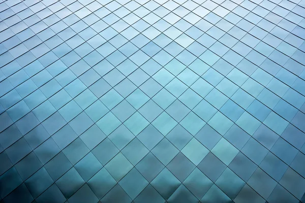 Almanya 'nın Magdeburg kentindeki modern bir binaya paslanmaz çelik cephe