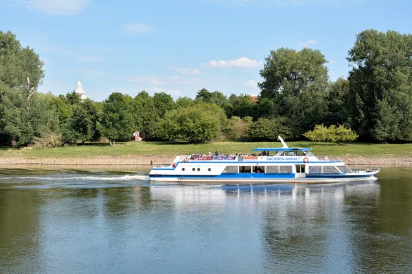 Excursion boat — Stock Photo, Image