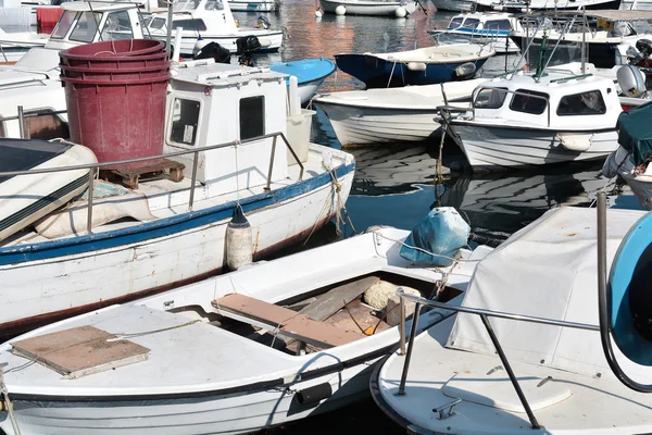 Bateaux dans le port de Rovinj — Photo