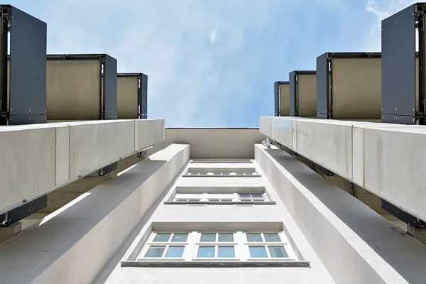 Blick nach oben — Stockfoto