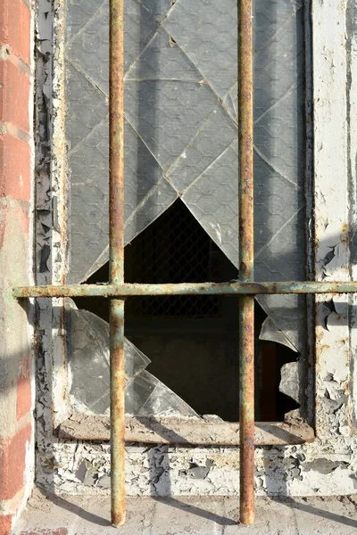 Zničen okno — Stock fotografie