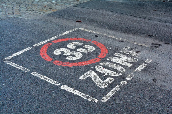 Speed limit — Stock Photo, Image