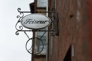 Almanya 'nın Luneburg kentindeki bir kuaför salonuna atıfta bulun.