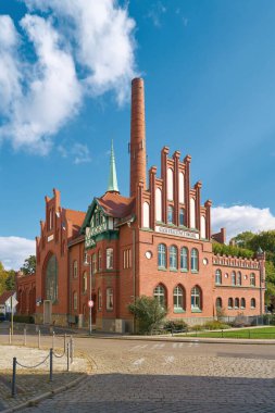 Cottbus, Almanya 2 Ekim 2025: 1903 'te Cottbus' un Mitte ilçesinde hidroelektrik üreten eski elektrik santrali.