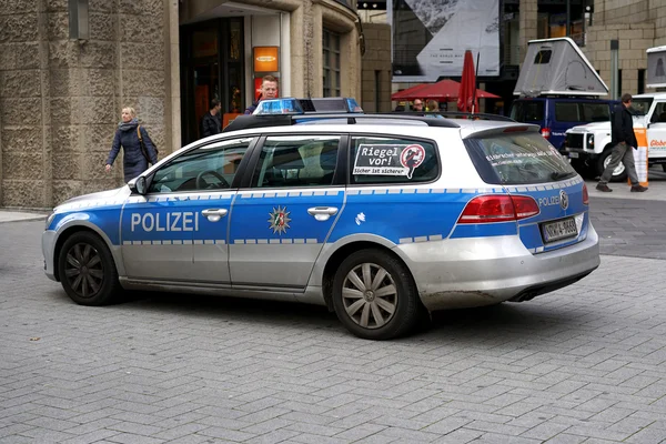 Coche de policía en Colonia — Foto de Stock