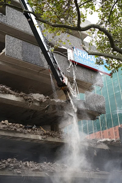 Demolition of a Parking Garage — Stock Photo, Image