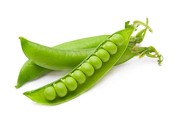 Hrachové lusky zelenina closeup na bílém — Stock fotografie