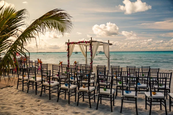 CERIMONIA DI MATRIMONIO SPIAGGIA — Foto Stock