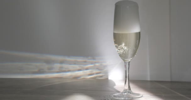 Blasen Glas Champagner Aus Nächster Nähe — Stockvideo