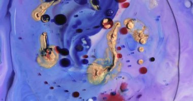 Sıvı boya sıçrama ve girdapla karıştırılmış sanat eserleri.