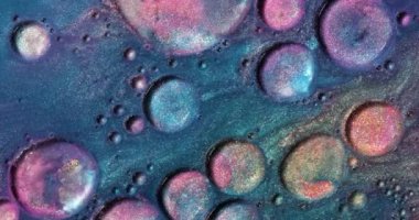 Renk sıvısı boyalar hareket ediyor ve karıştırıyor